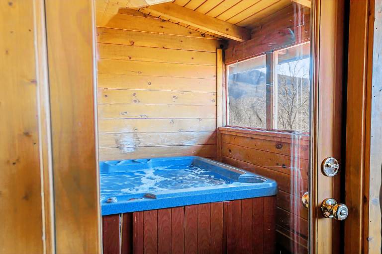 In the Heart of Pigeon Forge! Fast WiFi Private Hot Tub Pool Access! — photo 3