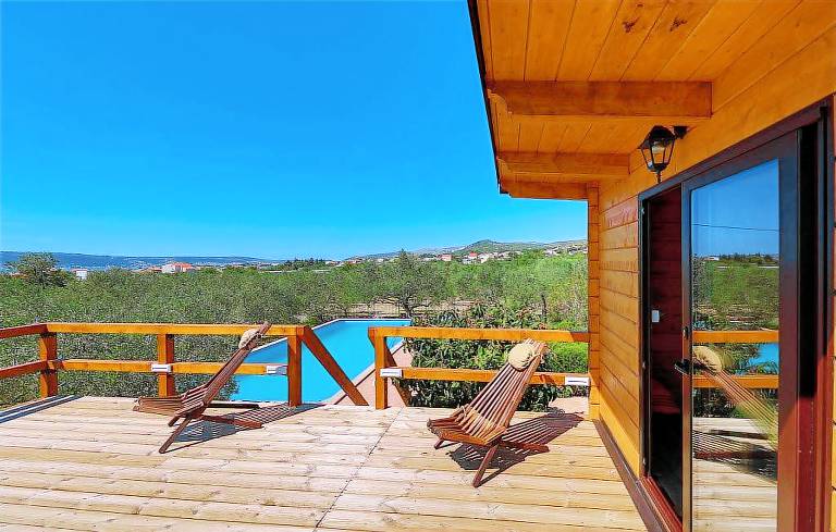 Villa with terrace, jacuzzi & barbeque — photo 4