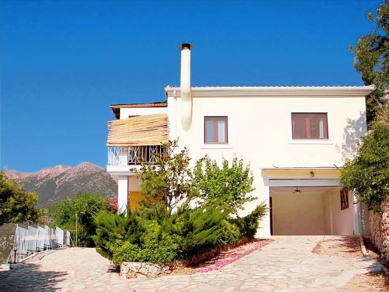 Luxuriöse Villa mit Infinity-Pool und Panoramablick — photo 2