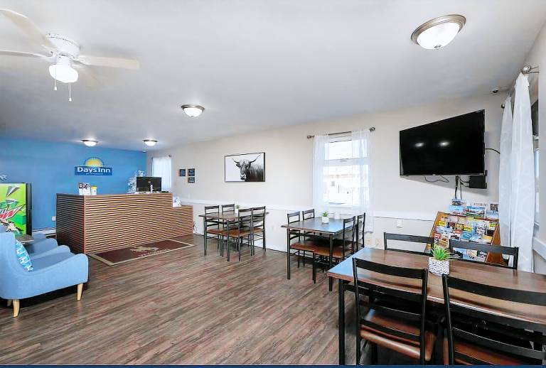Days Inn by Wyndham Wheatland — photo 4