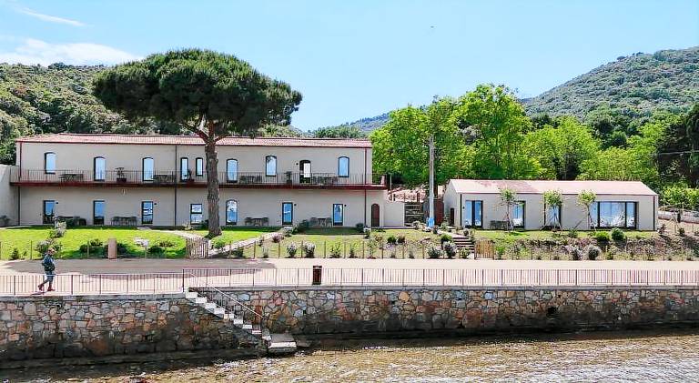 Serviced apartment with terrace & garden | Pets are welcome in Piombino