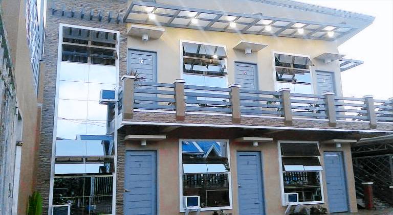 Brown Epitome Lodge in Baler