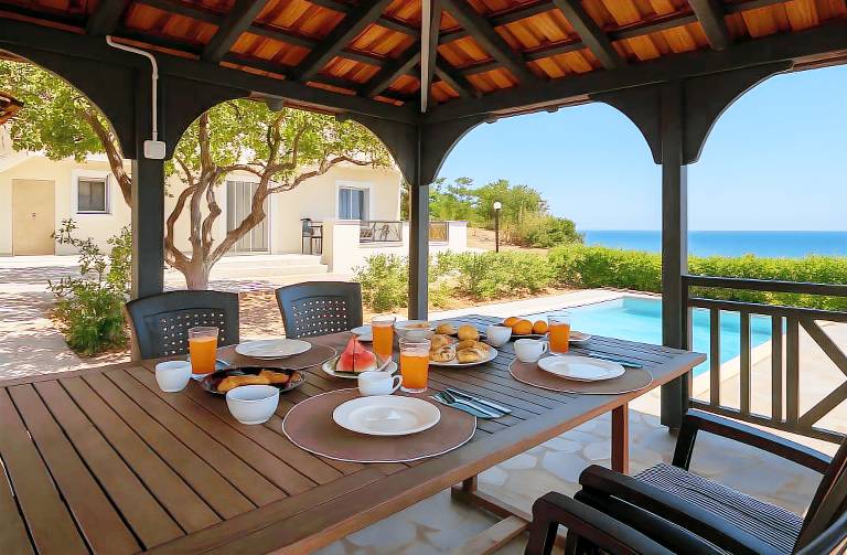 Holiday Home 'Villa Melenia 1' with Private Pool, 5 Minutes from the Beach, Wi-Fi & Air Conditioning in Malevizi