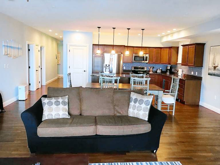 Condo Geneva-on-the-Lake