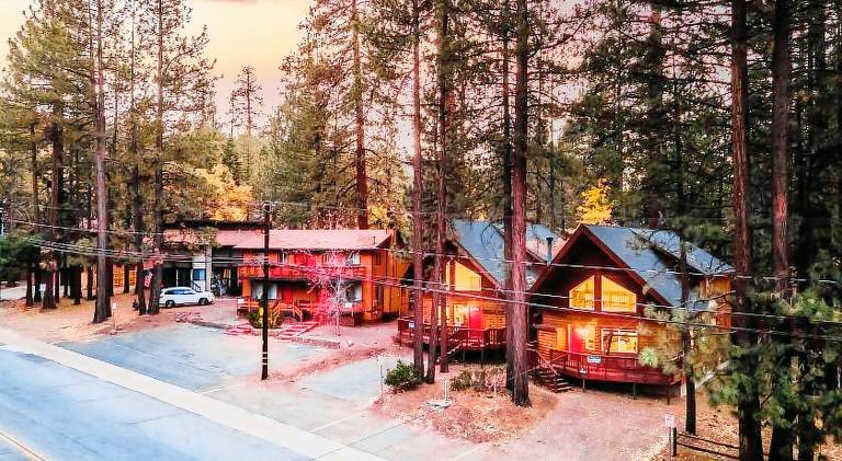 Walk to Ski Resort Lift • Deck Hot Tub Game Loft Jumper by AvantStay — photo 5