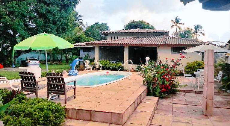 Vacation home with pool | Pet-friendly in Santos