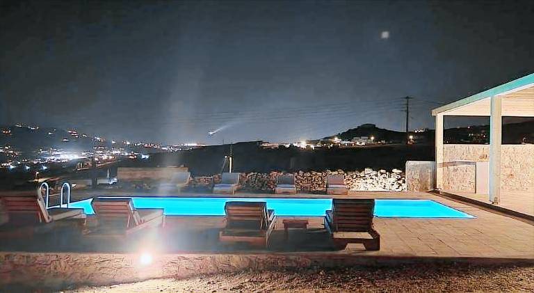 Apartment with yard, terrace & pool | Pets are welcome — photo 3