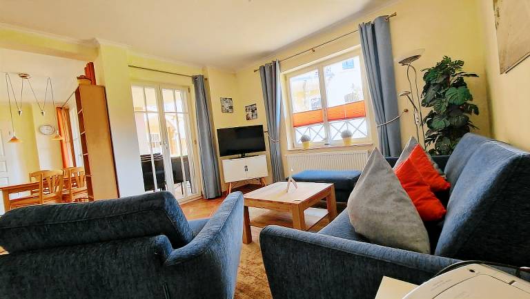 Lichtdurchflutete 55 m² Ferienwohnung mit Terrasse für 4 Personen & Hund — photo 2