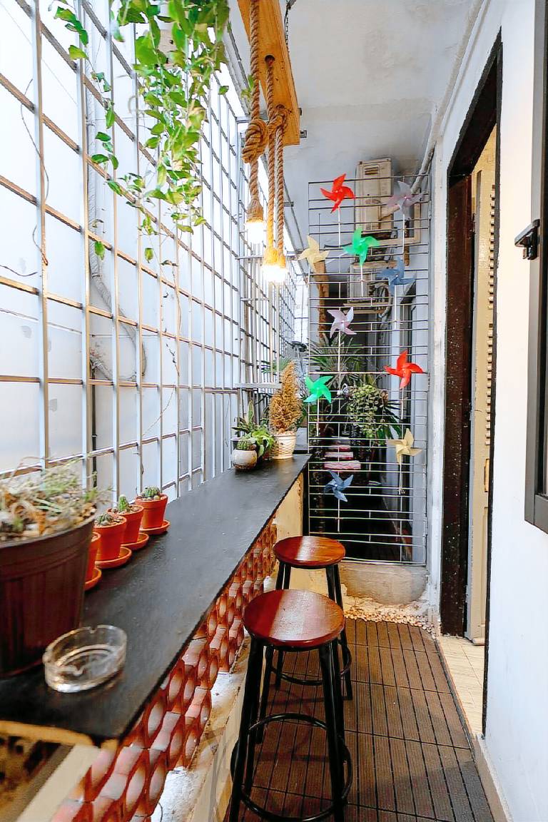 Small Cave: 75m2 Industrial Apt at Saigon Center — photo 5