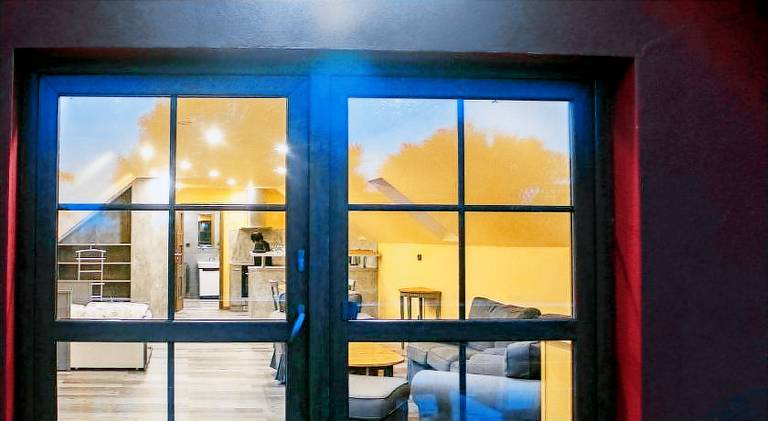 Ample apartment with patio | Pet-friendly — photo 2