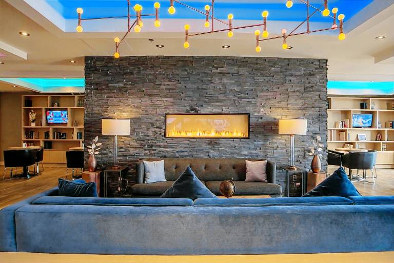 Sandman Signature Mississauga Hotel — photo 3