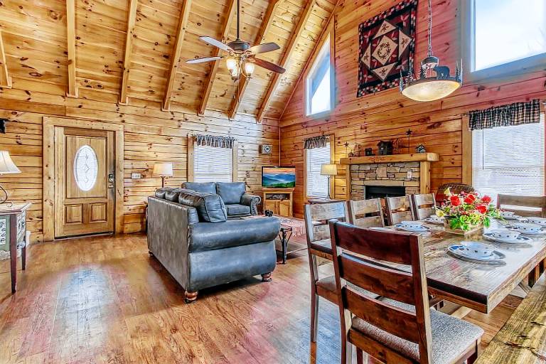 Family-oriented cabin with private pool | Pets allowed — photo 5