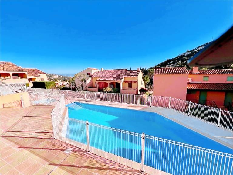 Rental apartment with pool in Cavalaire-sur-Mer