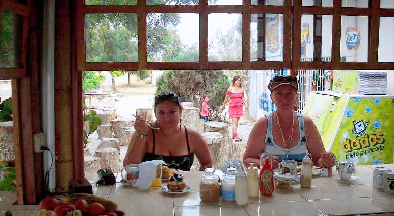 Hostal Camping Beach