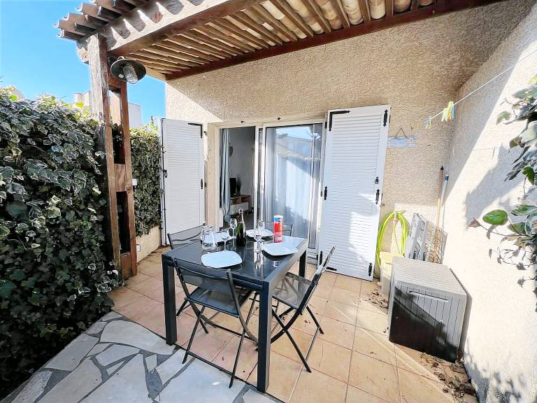 Holiday apartment with pool | Next to the beach | Pets allowed — photo 2