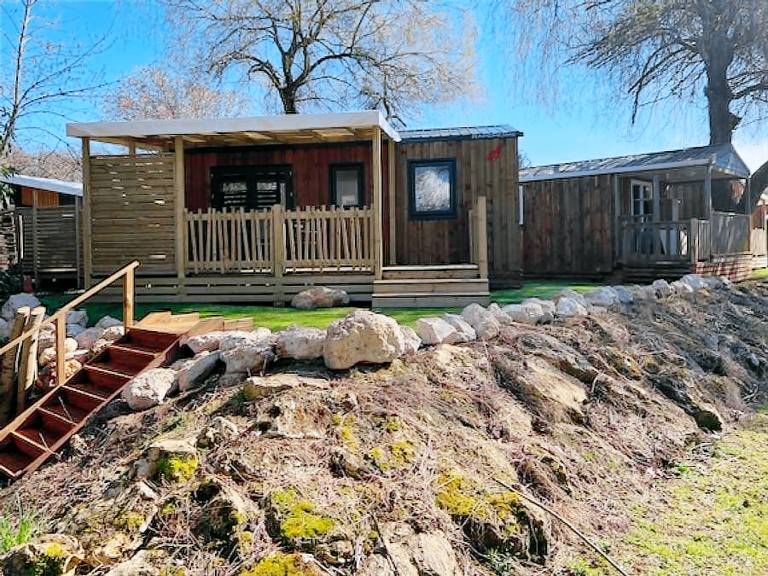 Family-oriented mobile home with heated pool, BBQ & terrace | Pets allowed — photo 4