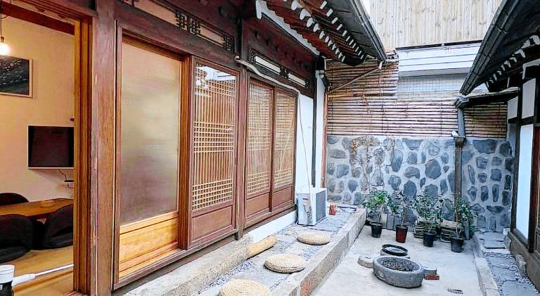 Vacation home | Next to Bukchon Hanok Village | Pets allowed in Seoul