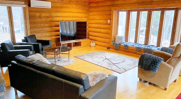 Villa with hot tub — photo 2