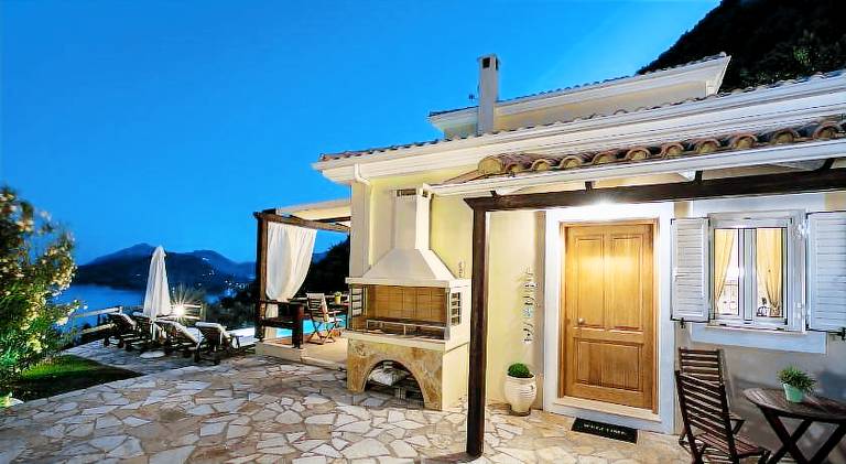 Villa with pool — photo 3