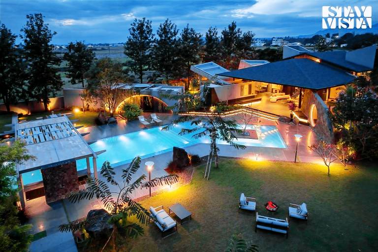 557 m&sup2; Villa