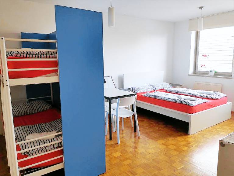Apartma  Medno