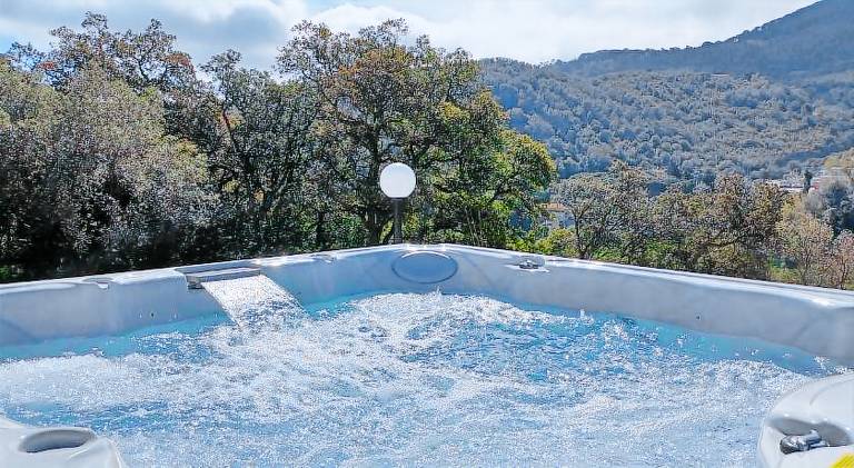 Villa with hot tub | Pets allowed in Portoferraio