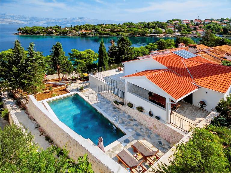 Villa with terrace, yard & private pool | Pool view in Supetar