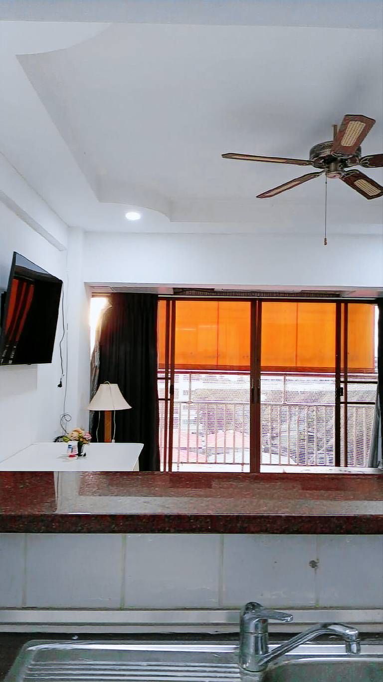 Sombat condo seaview 1 bedroom pet friendly — photo 3