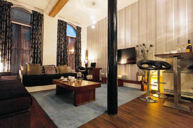 Beautiful rental apartment | Next to Manchester Town Hall | Good for workation | Pets are welcome — photo 2
