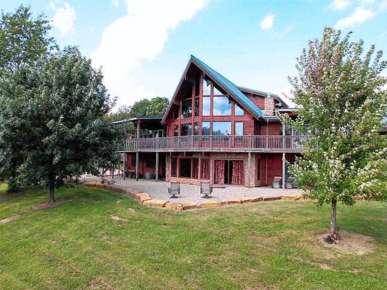 Lodge Logan