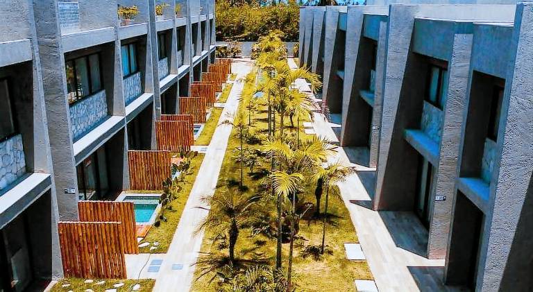 Apartment with pool — photo 3