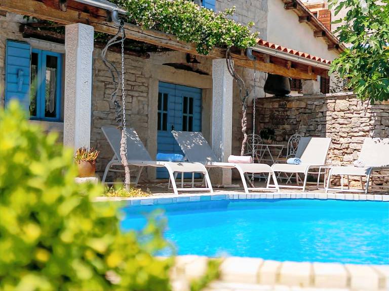 Lovely vacation home with sauna, private pool & barbeque | Nature view | Pets are welcome — photo 3
