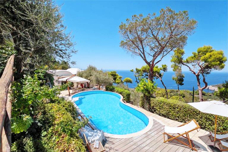 Vila  Capri