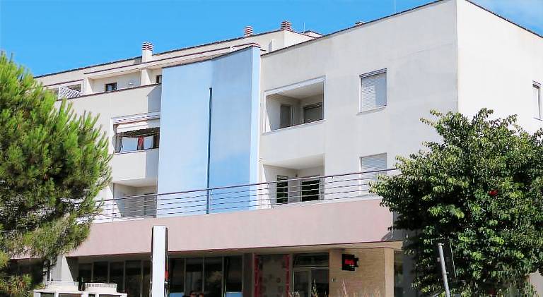 House with terrace — photo 5