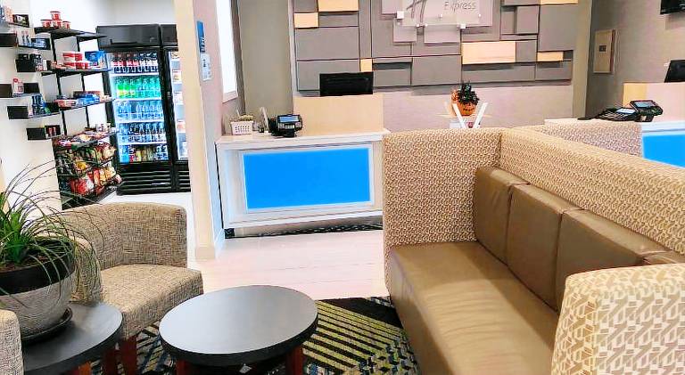 Holiday Inn Express Metropolis By IHG — photo 4