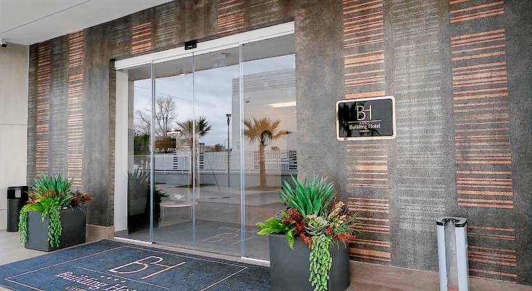 Building Hotel