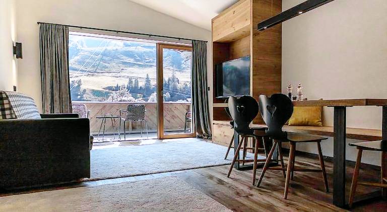 Serviced apartment with jacuzzi, garden & terrace | Next to the ski | Dogs allowed — photo 2