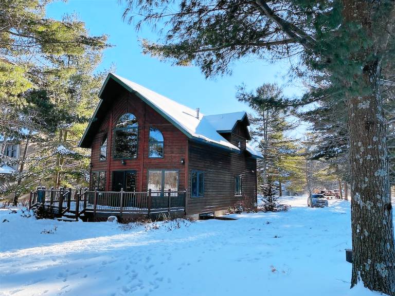 House  Eagle Point