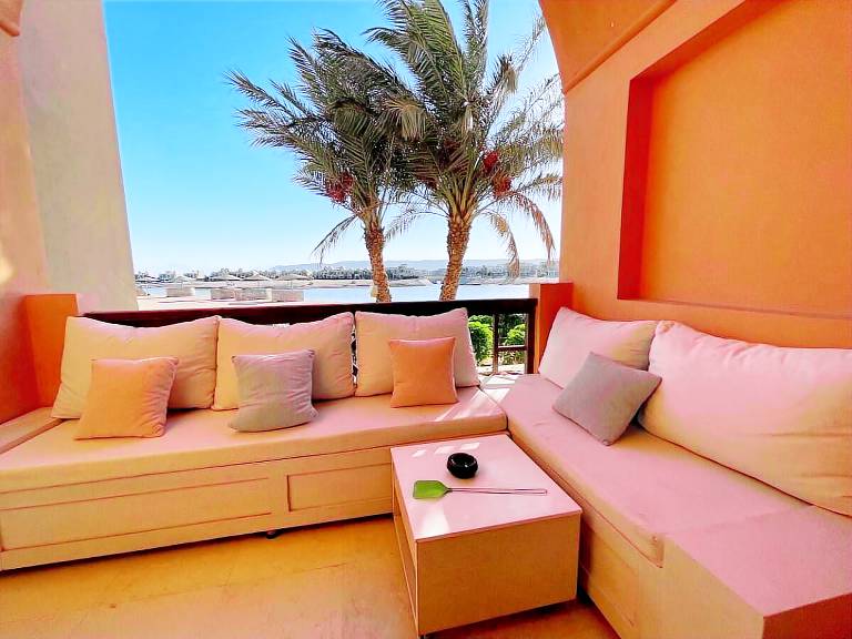 Cheerful 2 bedroom Y97 Duplex with shared pool — photo 3