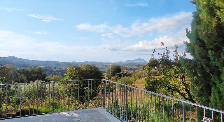 Pleasant vacation home with pool | Pet-friendly — photo 5