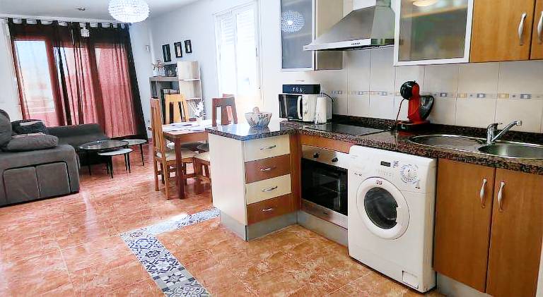 Apartment with pool — photo 4