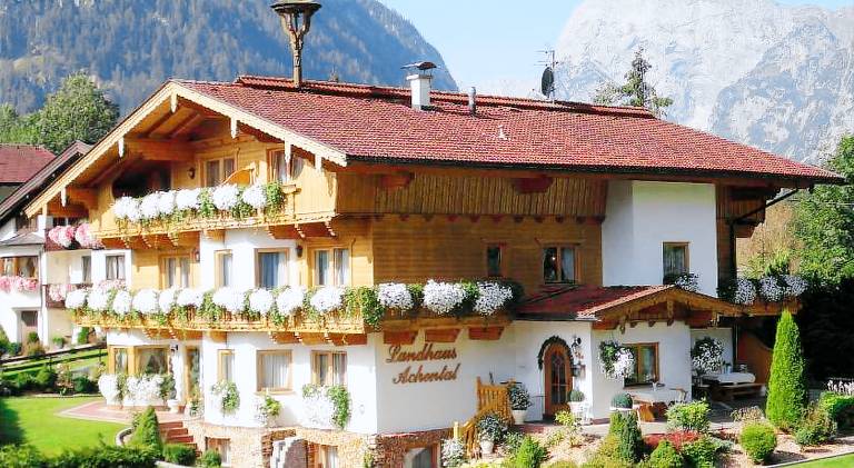 Bed & Breakfast  Pertisau