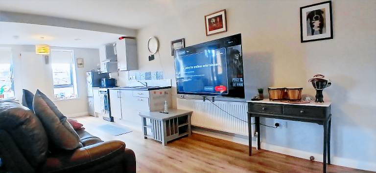 Cozy 1BDR APT with Private Balcony Near City