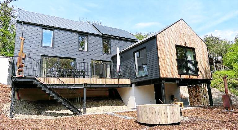 Vacation home with pool, jacuzzi & barbeque in Durbuy