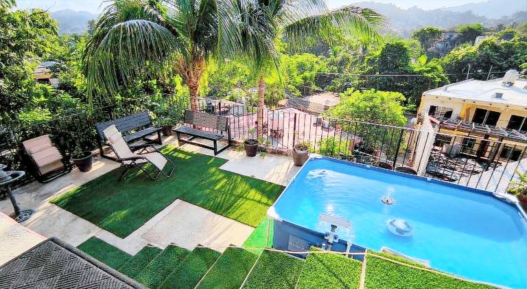 Wonderful serviced apartment with private pool, garden & terrace | Perfect for remote work | Pets allowed — photo 3