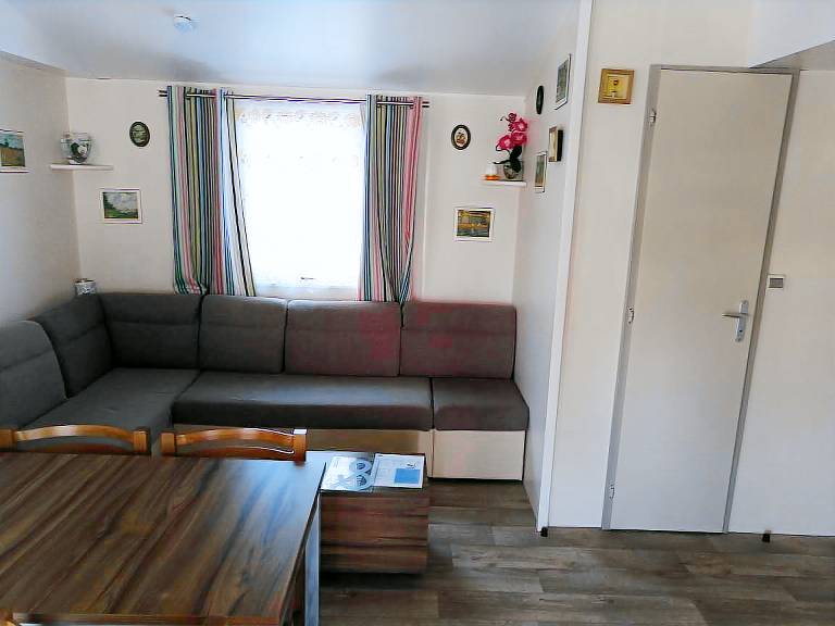 Cosy Bungalow in Onzain with Terrace & Shared Pool — photo 2