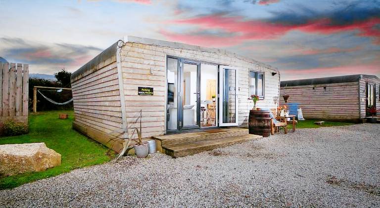 Apartment with hot tub in Helston