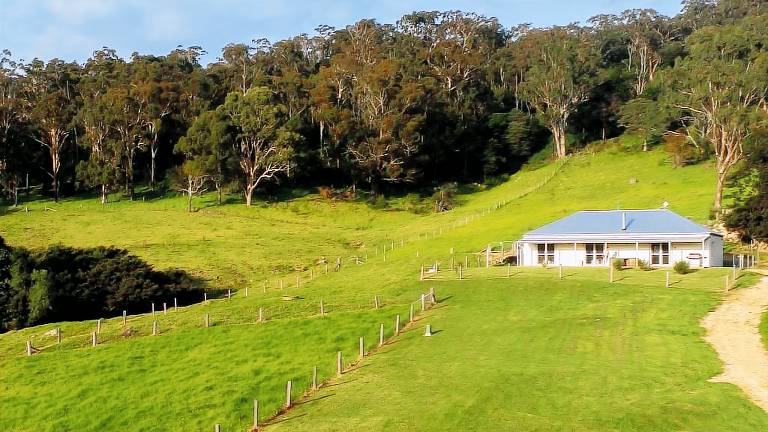 House  Mystery Bay