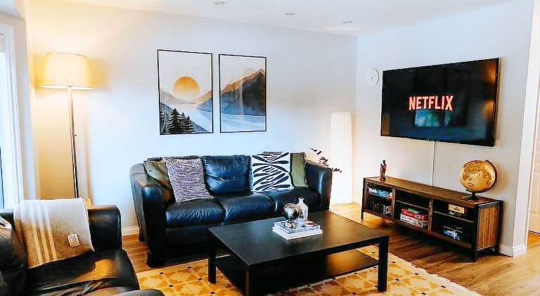 Lovely vacation home | Pets are welcome in Calgary, AB