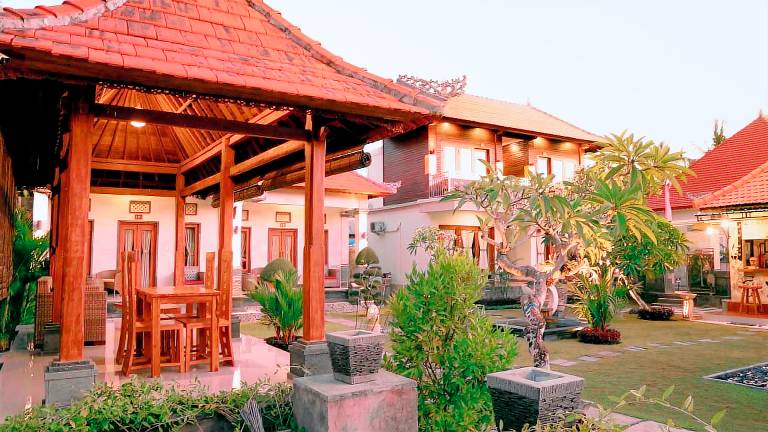 Serviced apartment with patio, garden & pool | Close to the beach | Perfect for remote work | Pets are welcome — photo 4